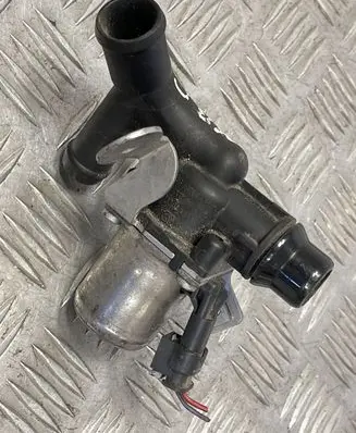 Mercedes-Benz E W212 Coolant heater control valve A6512000431