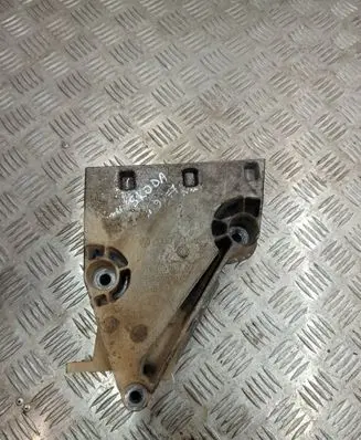 Skoda Fabia Mk1 (6Y) Engine mounting bracket 038199207AJ