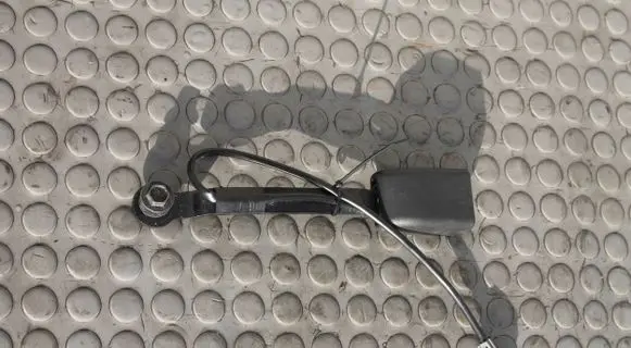 Mazda 2 Front seatbelt buckle
