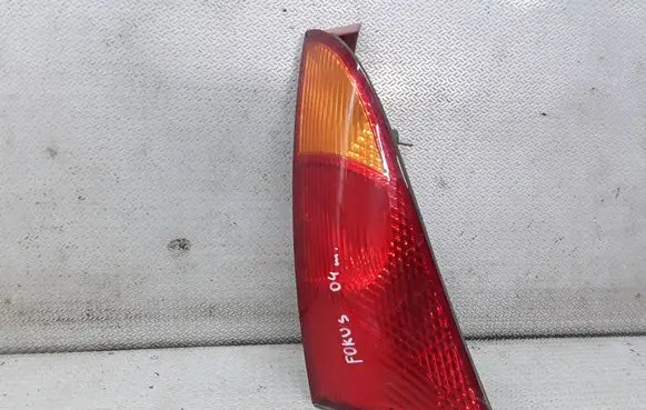 Ford Focus Rear/tail lights CW170R