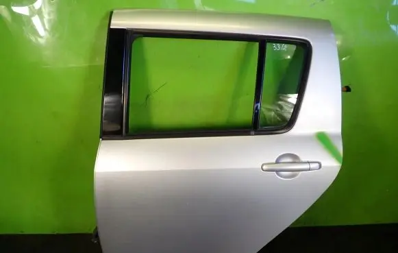 Suzuki Swift I Rear door
