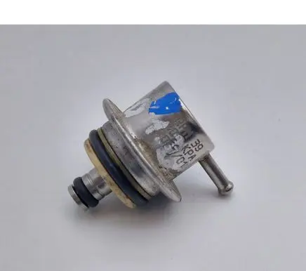 Renault Twingo I Fuel pressure regulator