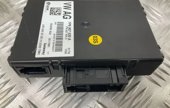Volkswagen Touareg II Gateway control module 7P6907530A