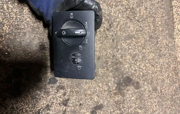Ford C-MAX I Light switch 4M5T13A024LA
