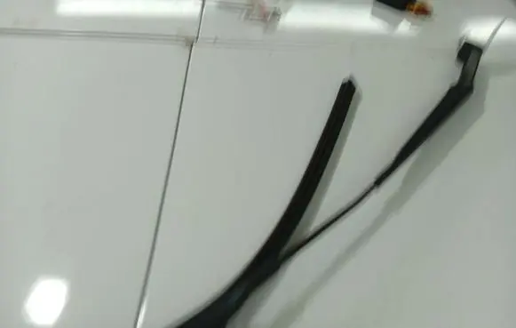 Citroen C4 I Picasso Front wiper blade arm 9634103780