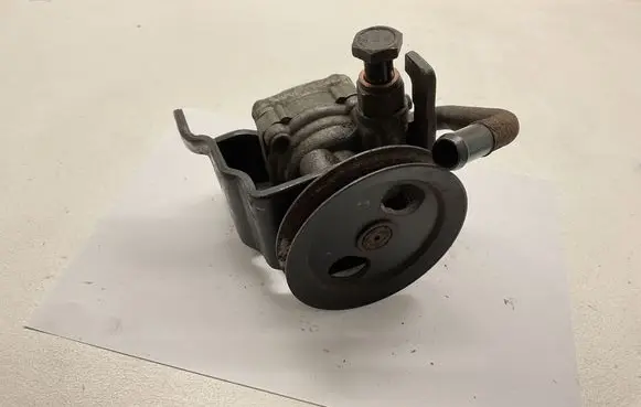 Hyundai Getz Power steering pump 5711010501