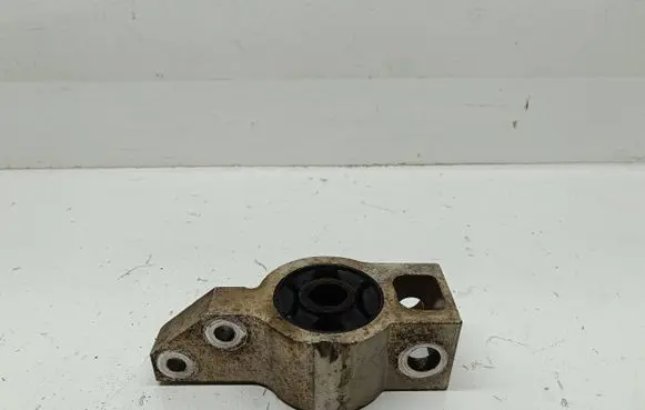Volkswagen Jetta V Front wishbone bush 1K0407183E