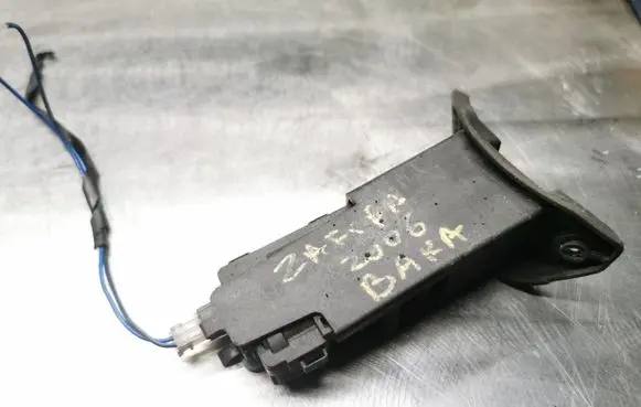 Fuel tank cap lock motor