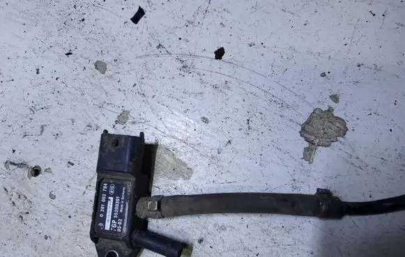 Opel Zafira B Air pressure sensor 0281002784 55200266