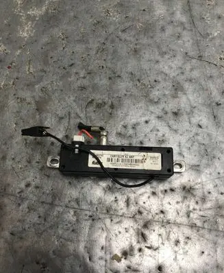 Jeep Cherokee III KJ Aerial antenna amplifier 56038527AE