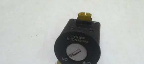 Hyundai i20 (PB PBT) Passenger airbag on/off switch 