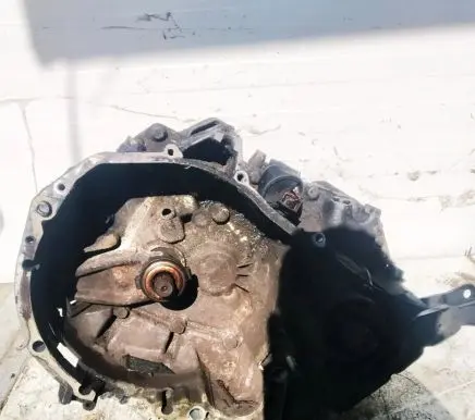 Renault Express Manual 5 speed gearbox JB1104