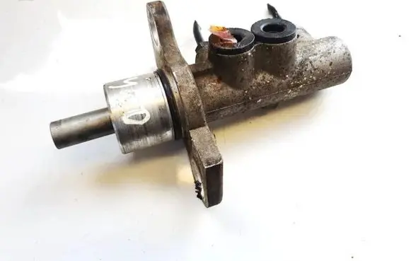 Volkswagen PASSAT B5 Master brake cylinder 388145