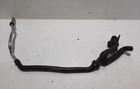 Mercedes-Benz C AMG W204 Engine coolant pipe/hose 3013710 124653T1
