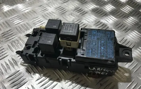 Mitsubishi Carisma Fuse box set 048951
