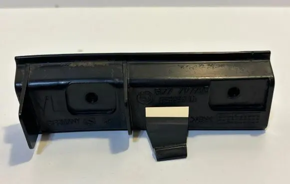 BMW 1 E82 E88 Other sill/pillar trim element 7177795 51777177795 65998910