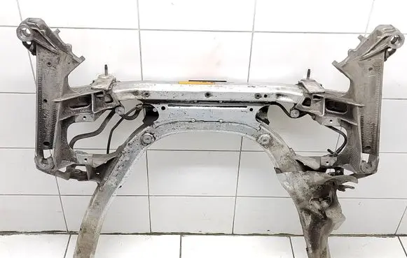 BMW 5 E60 E61 Front subframe 8759461 6759162 440995365