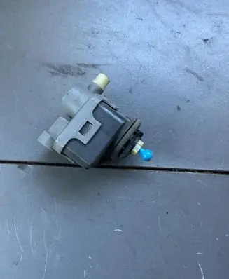 Renault Trafic II (X83) Headlight level adjustment motor 7700420737
