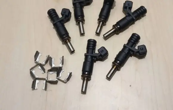 BMW 5 E60 E61 Fuel injector 7531634 5177000824