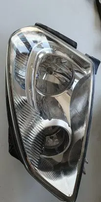 Nissan Qashqai+2 Headlight/headlamp