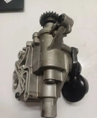 Volkswagen Scirocco Oil pump 06H115105AF 06H115251M