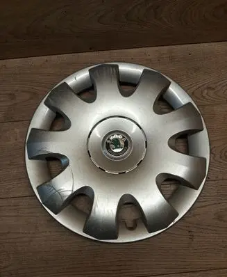 Skoda Octavia Mk2 (1Z) R15 wheel hub/cap/trim 1Z0601147A K1007