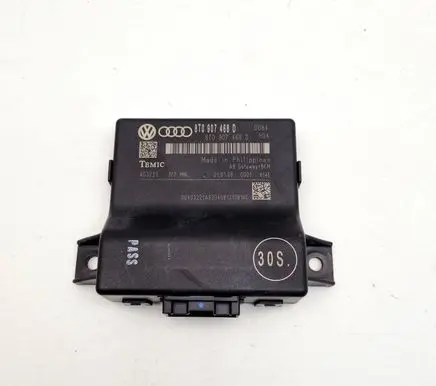 Audi A5 8T 8F Gateway control module 8T0907468D