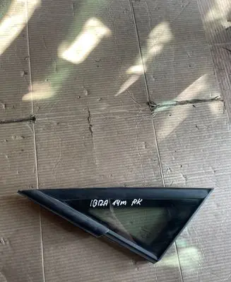 Seat Ibiza IV (6J,6P) Front triangle window/glass 