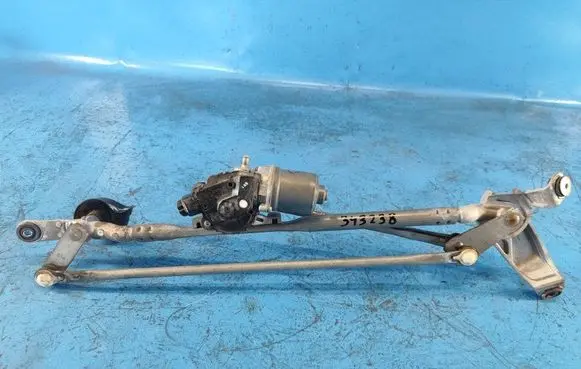 Toyota Sienna XL30 III Front wiper blade arm 8515008020