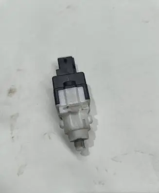 Lancia Delta III Brake pedal sensor switch 46840510 10295 8365