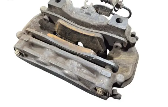 Volkswagen Touareg II Rear brake caliper 7P0615424