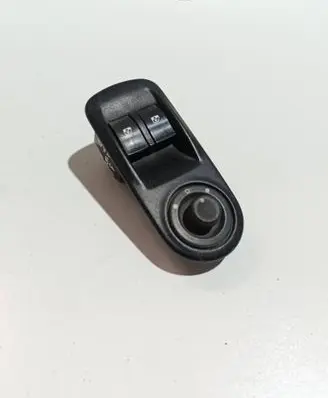 Renault Master II Electric window control switch 8200206602 K33385X