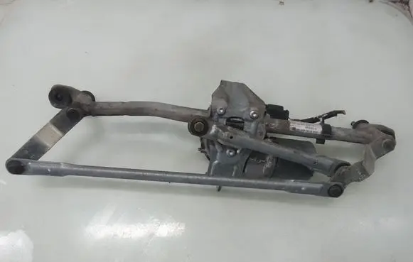 Volkswagen Caddy Front wiper linkage and motor 2K1955023G
