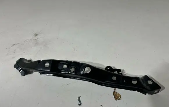 Toyota Prius+ (ZVW40) Headlight/headlamp mounting bracket 