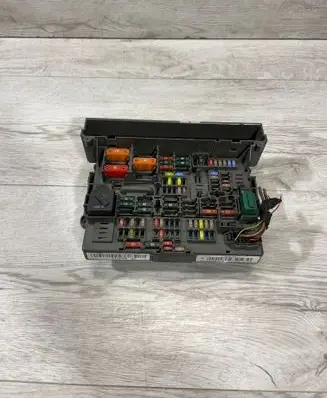 BMW 1 E81 E87 Fuse module 9119446 90414682 17925000000A