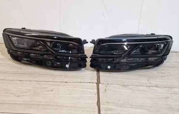 Volkswagen Touareg III Headlights/headlamps set 760941082A