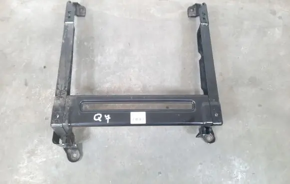 Volkswagen Touareg I Driver seat console base 7L0881677G