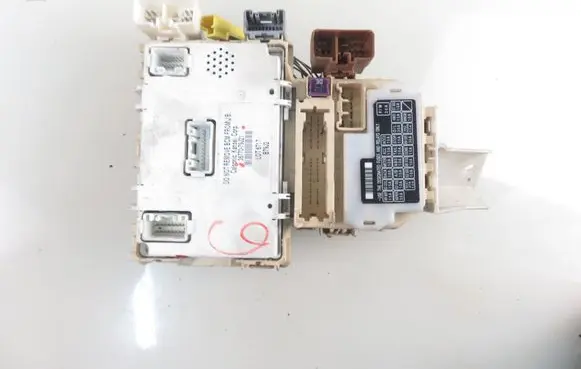 Fiat Sedici Central body control module 3677079J21 3861084F00