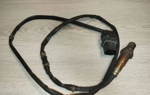 Audi A4 S4 B7 8E 8H Lambda probe sensor 058906265C 0258017030