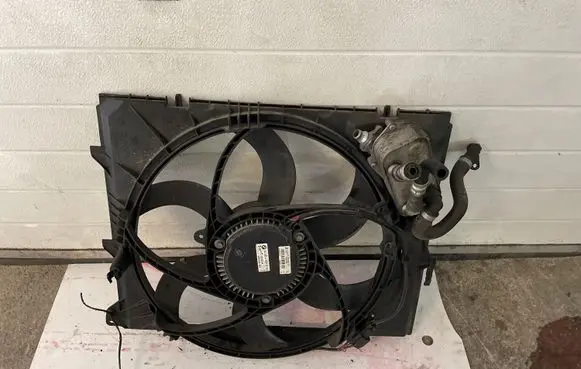 BMW 1 E82 E88 Radiator cooling fan shroud 5020334