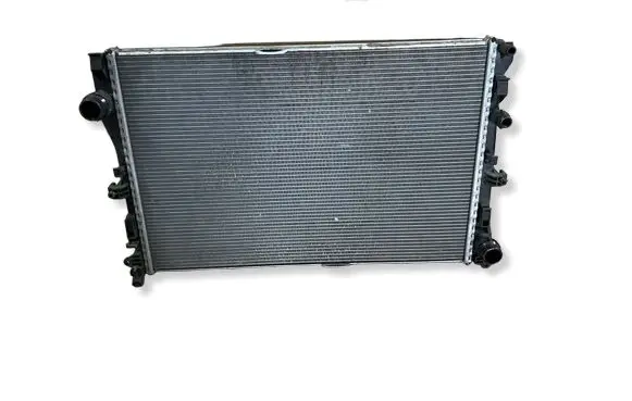 Mercedes-Benz C W205 Coolant radiator CR2100000P 99000956 70824478