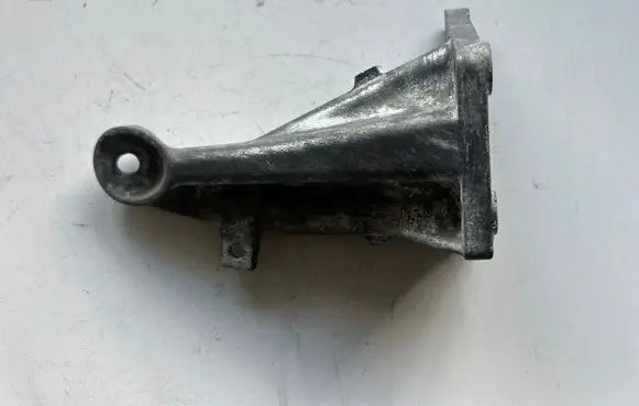 BMW 3 E46 Engine mounting bracket 1094652