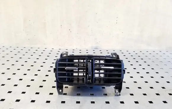 Honda CR-V Rear air vent grill B5462631100 B5465631100