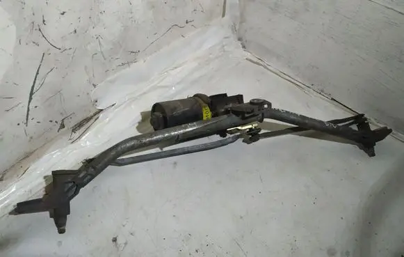 Audi A4 S4 B5 8D Front wiper linkage and motor