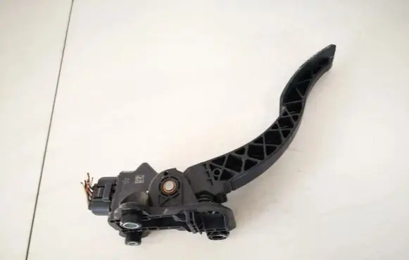 Dodge Journey Accelerator throttle pedal 04891585ab 48873361036