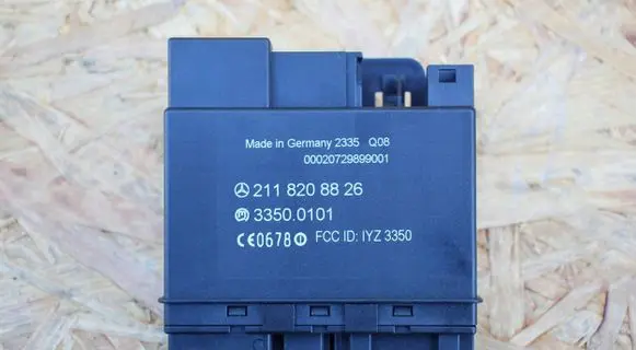 Mercedes-Benz E W211 Keyless (KESSY) go control unit/module 2118208826