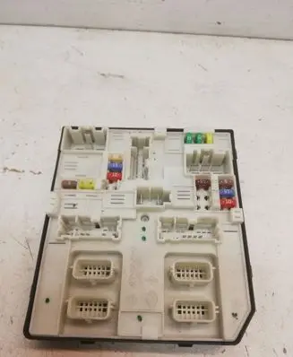 Renault Zoe Fuse module 284B62494R USM2010 2007440595