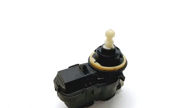 Headlight level adjustment motor