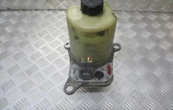 Ford Focus Power steering pump 4M513K514CA