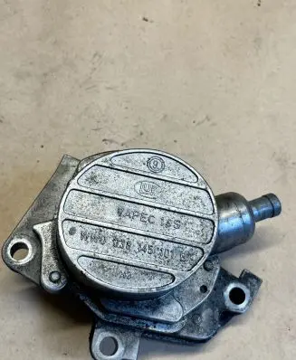 Seat Toledo II (1M) Vacuum pump 038145101B